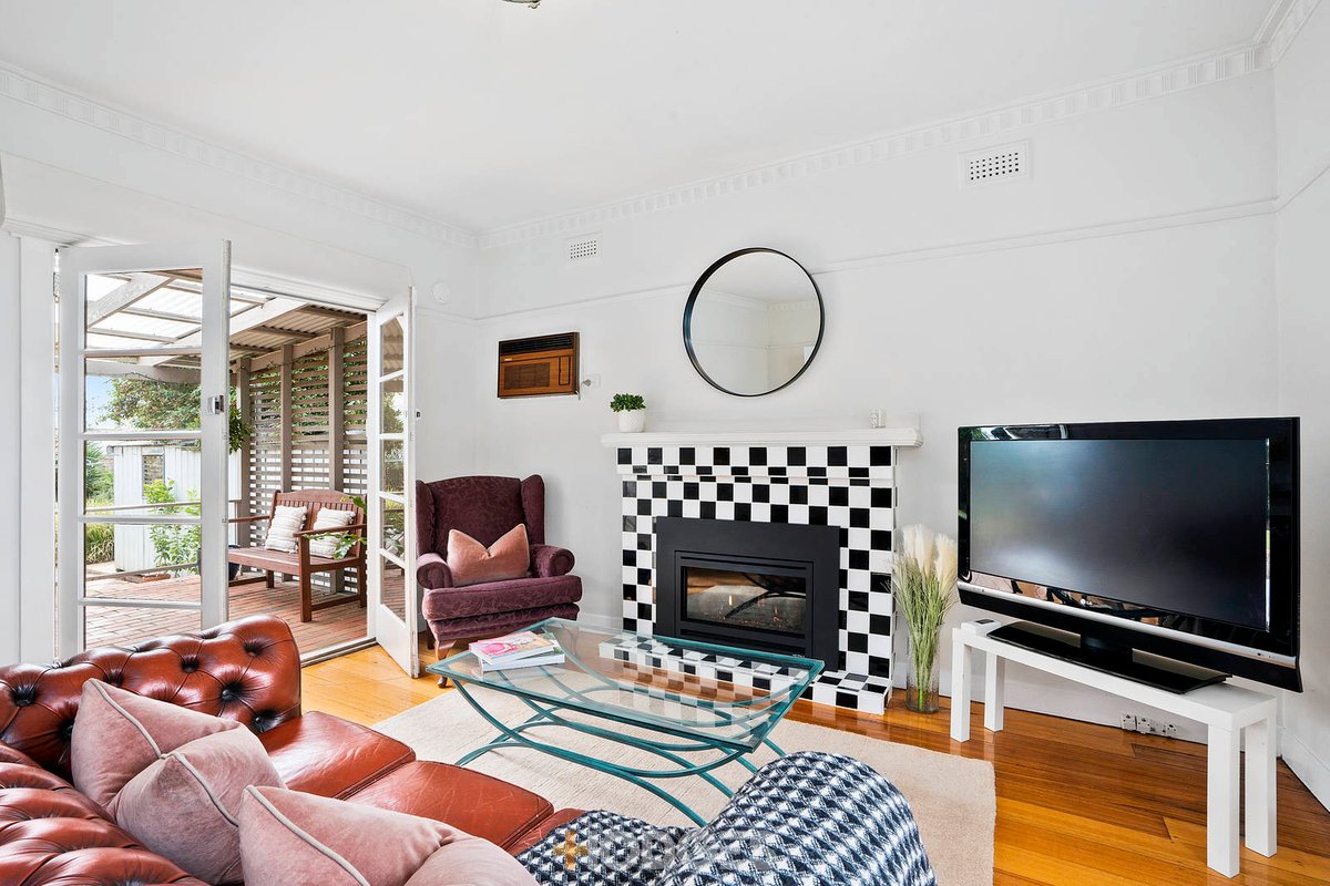 136 Roslyn Road Belmont - Residential for sale