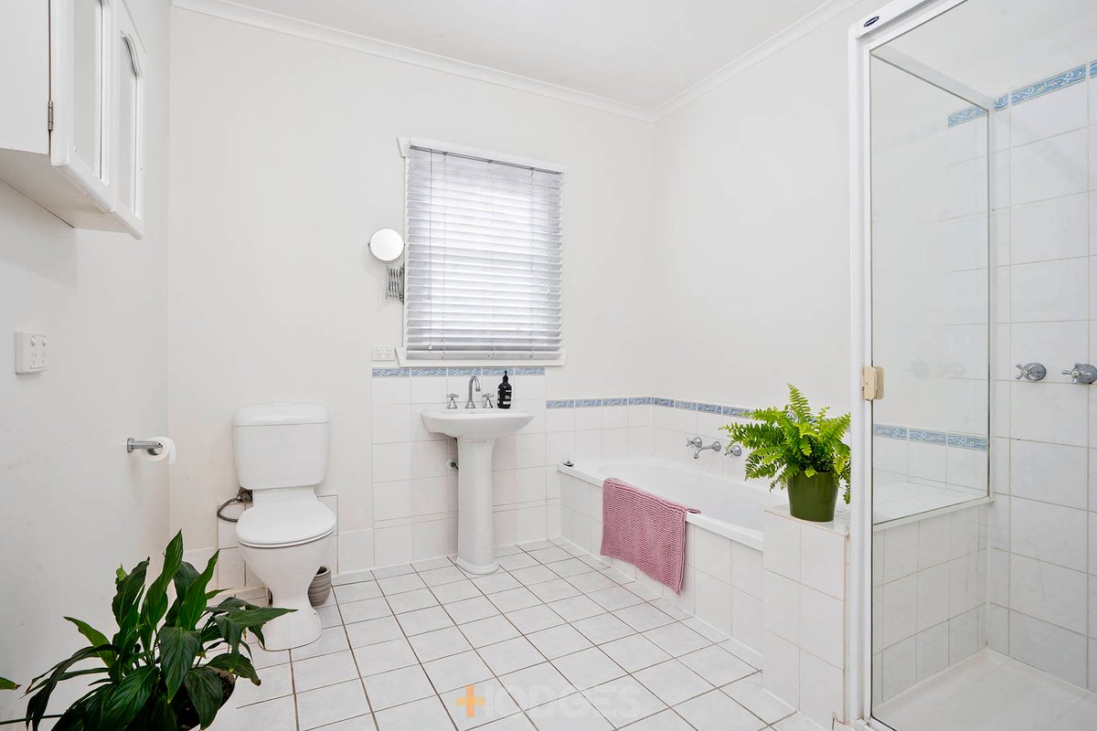 136 Roslyn Road Belmont - Residential for sale