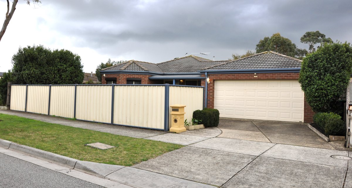 137 Carrum Woods Drive CARRUM DOWNS - Residential for sale