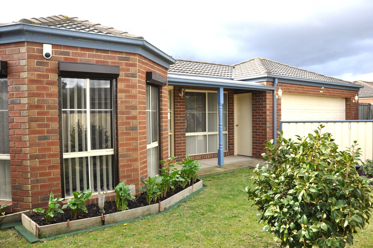 137 Carrum Woods Drive CARRUM DOWNS - Residential for sale