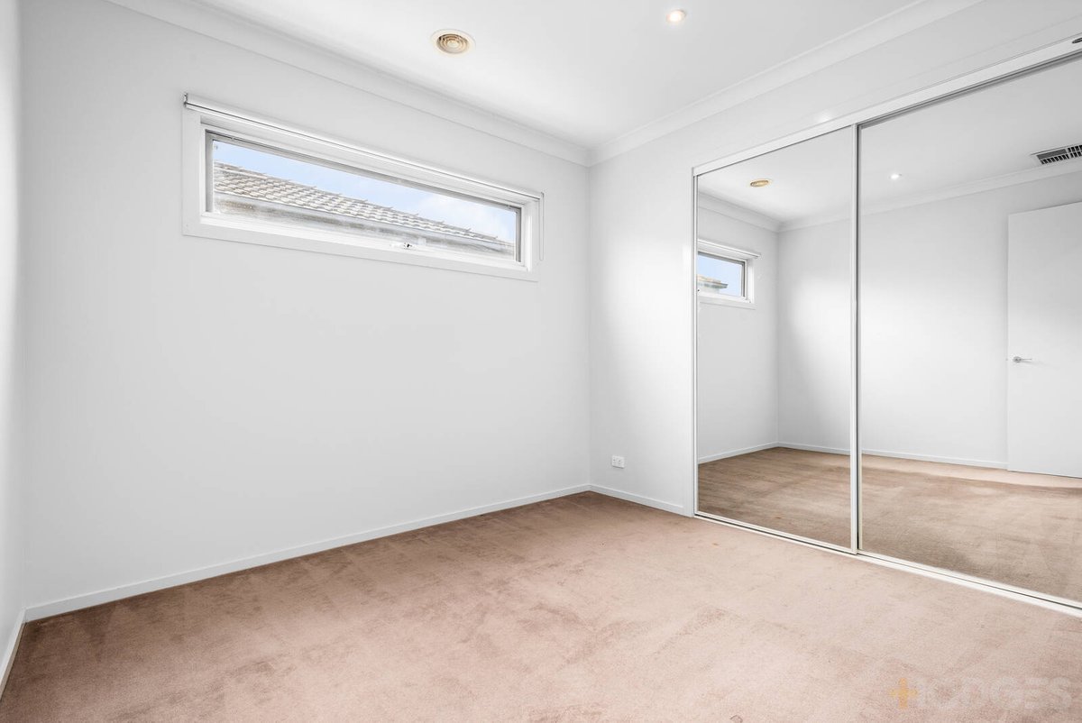1 / 370 Como Parade West Parkdale - Residential for sale