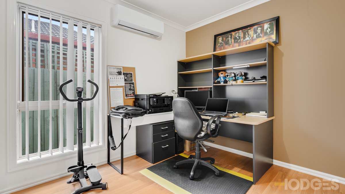 1 / 39 Warrenwood Avenue Hoppers Crossing - Residential for sale