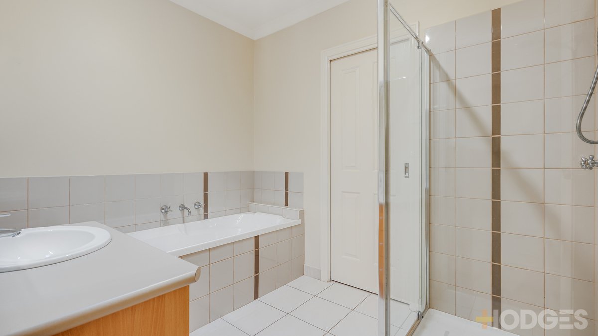 1 / 39 Warrenwood Avenue Hoppers Crossing - Residential for sale