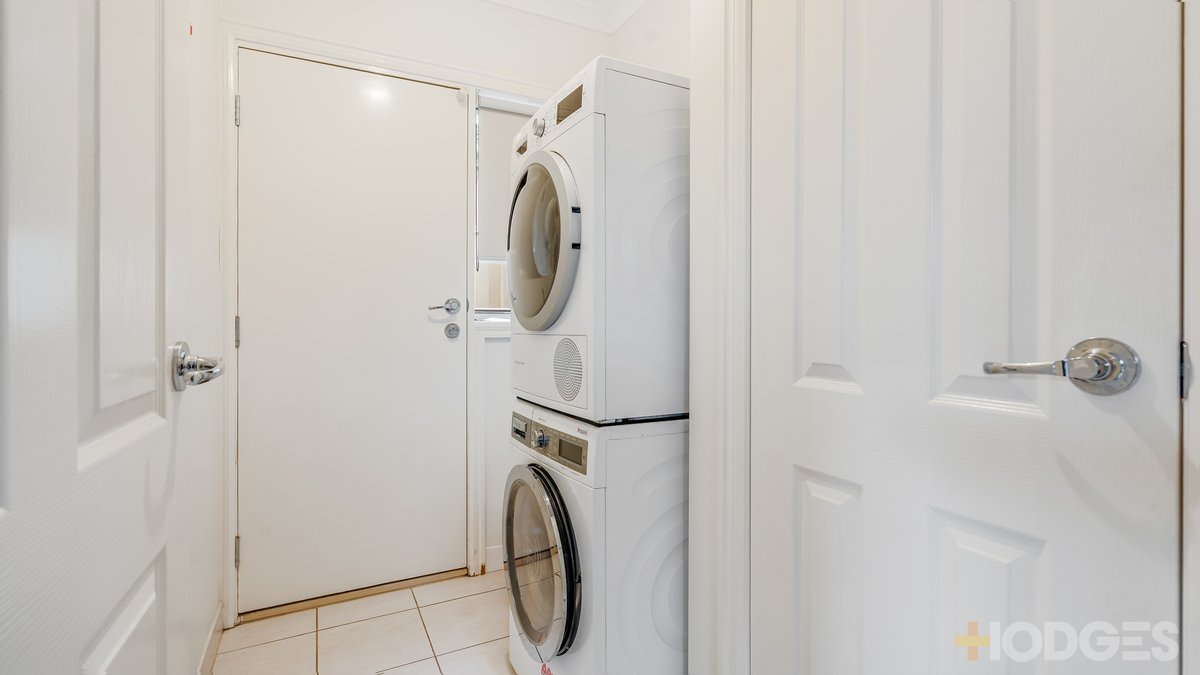 1 / 39 Warrenwood Avenue Hoppers Crossing - Residential for sale