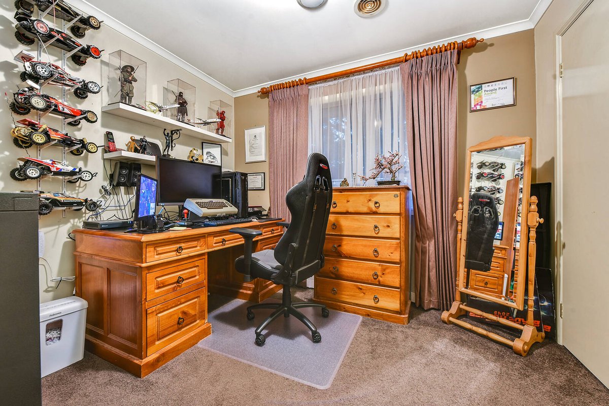 14 Homewood Boulevard Hallam - Residential for sale