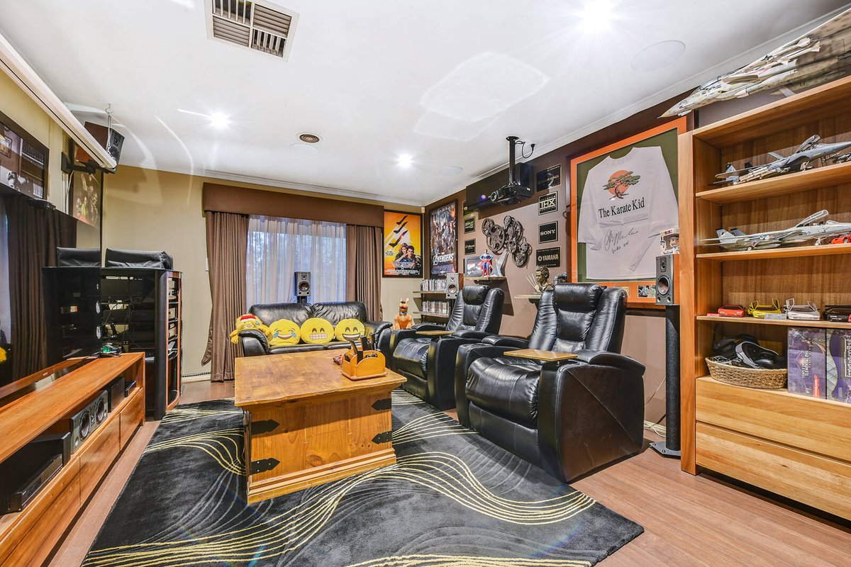 14 Homewood Boulevard Hallam - Residential for sale