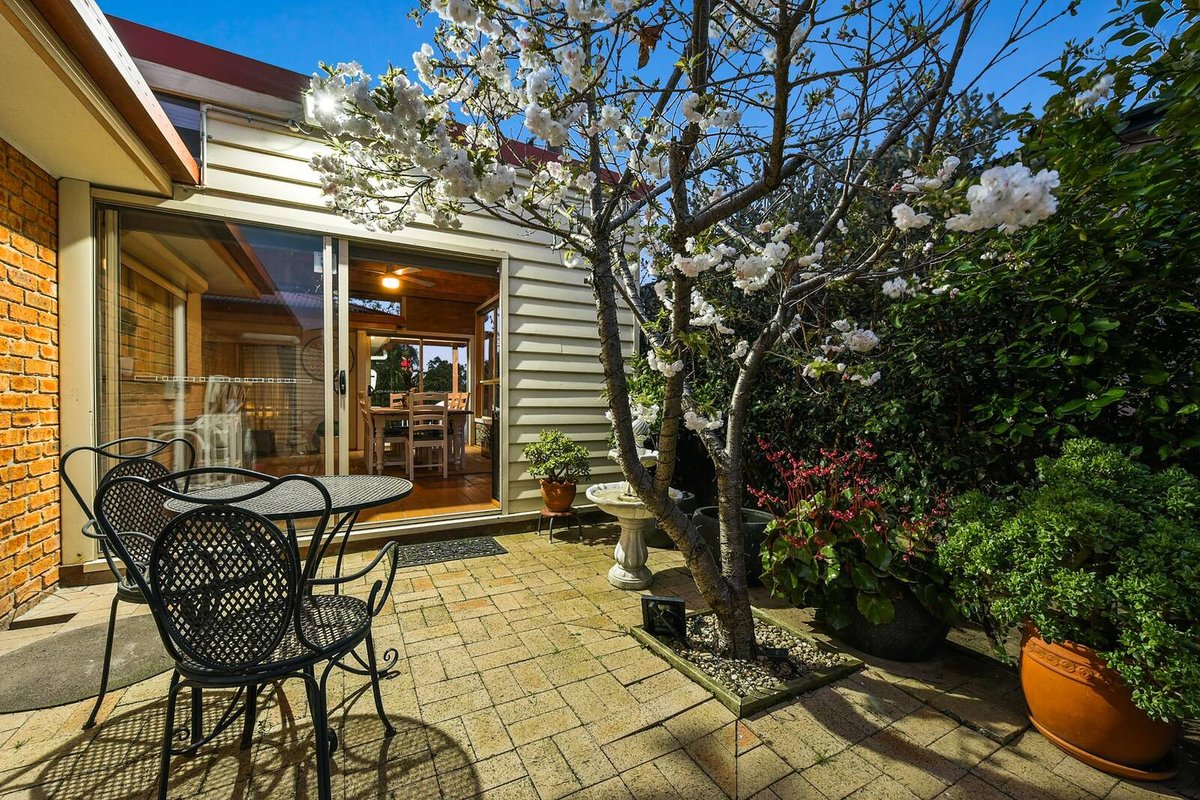 14 Homewood Boulevard Hallam - Residential for sale