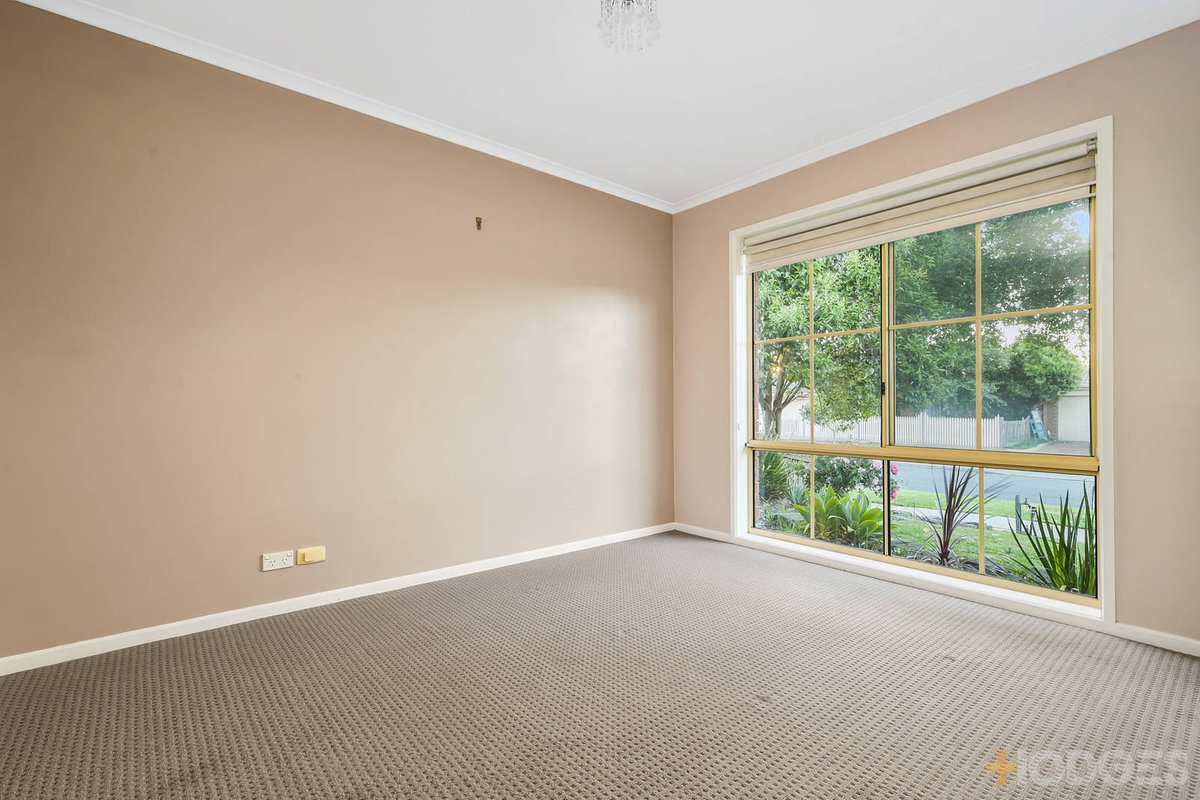 14 Lansell Drive Cranbourne North - Residential for sale