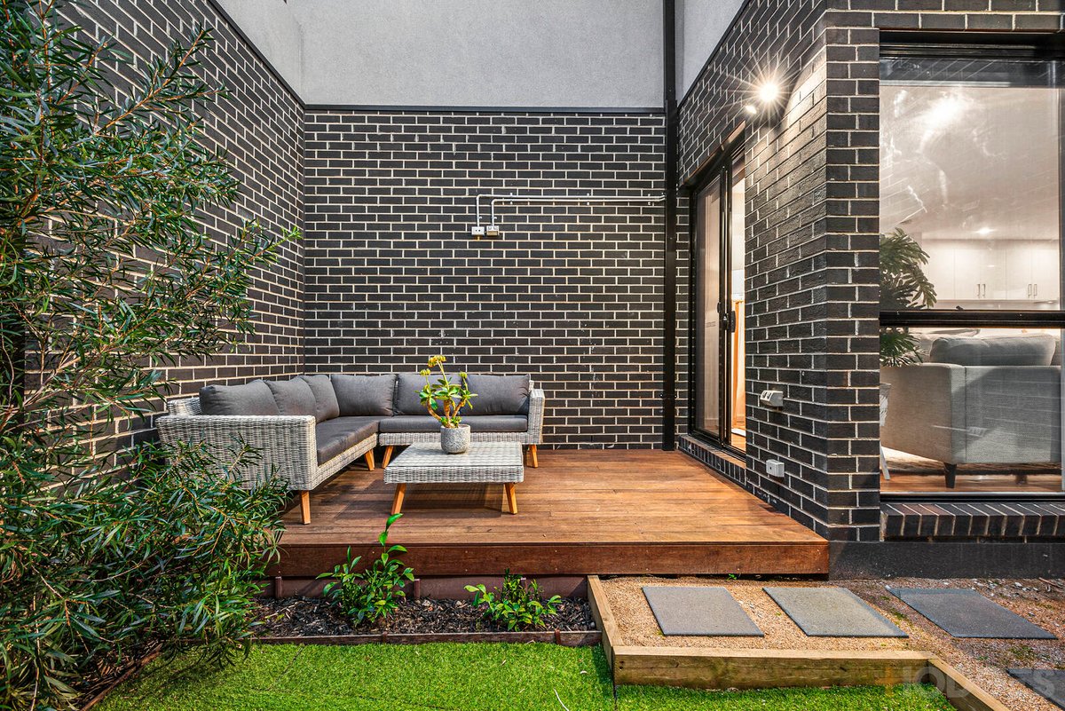 1 / 4 Lilac Street Bentleigh East - Residential for sale