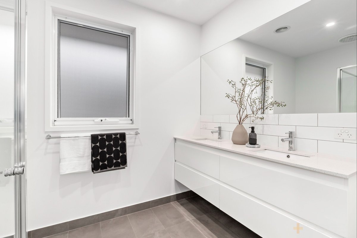 1 / 4 Linden Avenue Cheltenham - Residential for sale