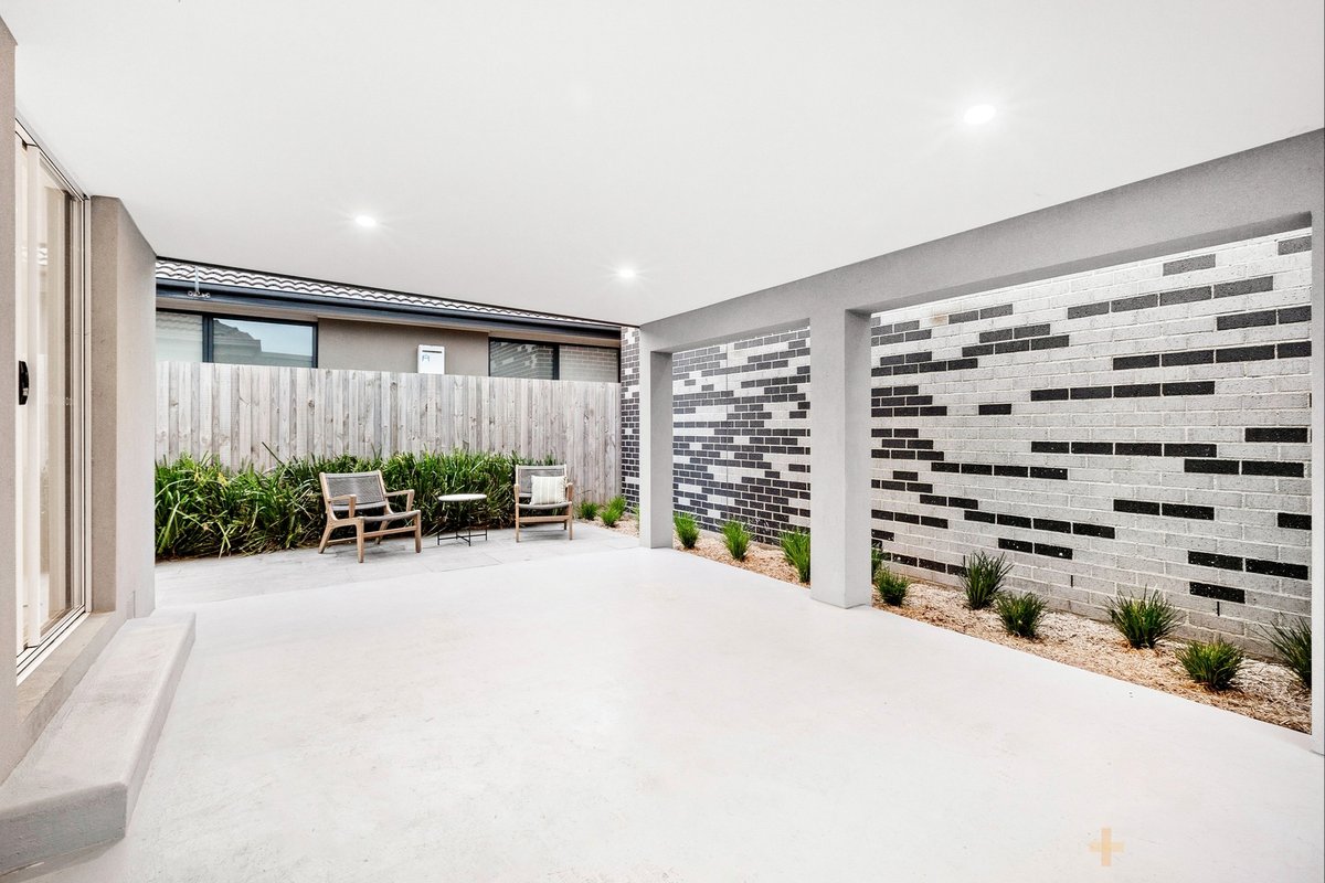 1 / 4 Linden Avenue Cheltenham - Residential for sale