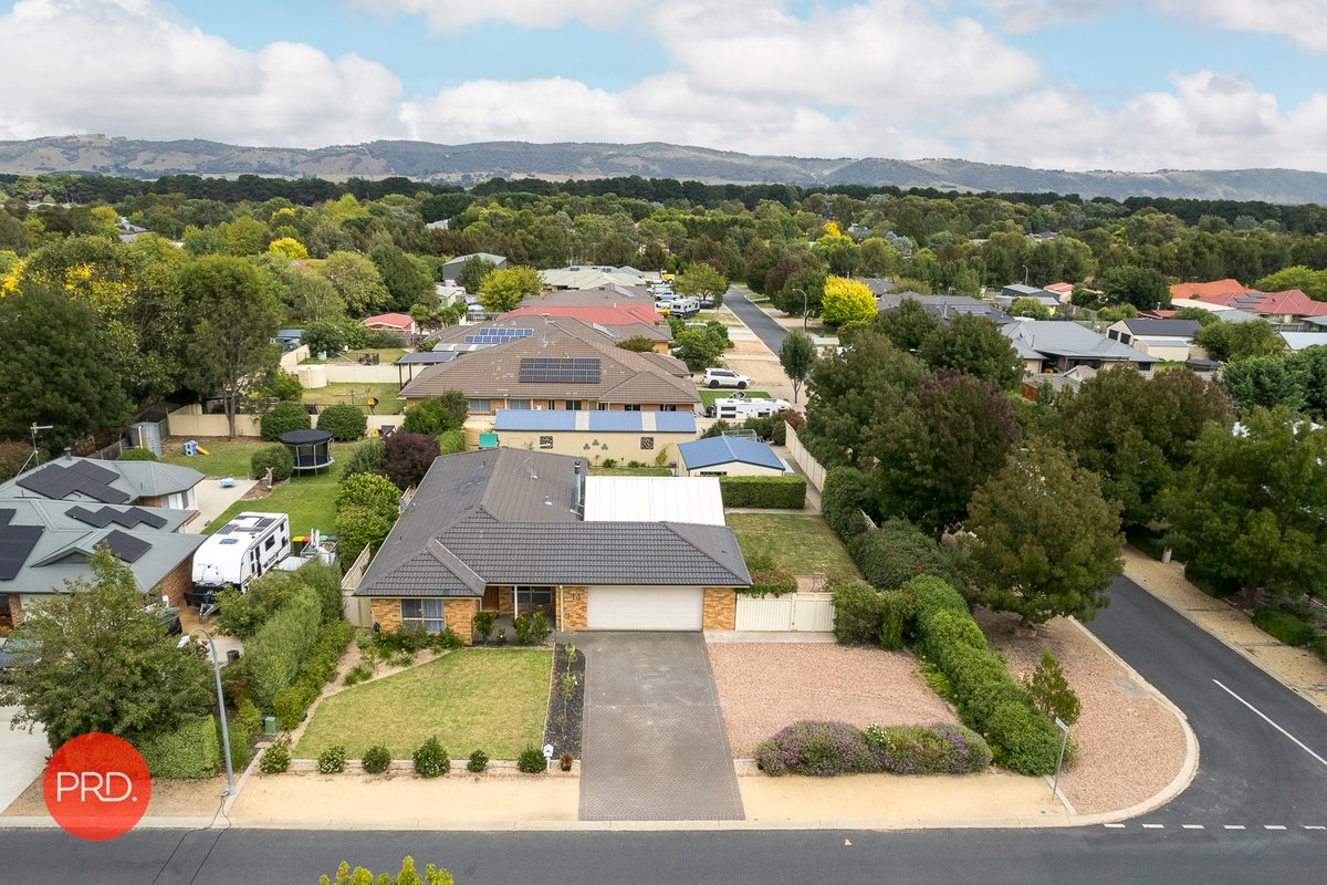14 McCusker Drive, BUNGENDORE NSW 2621