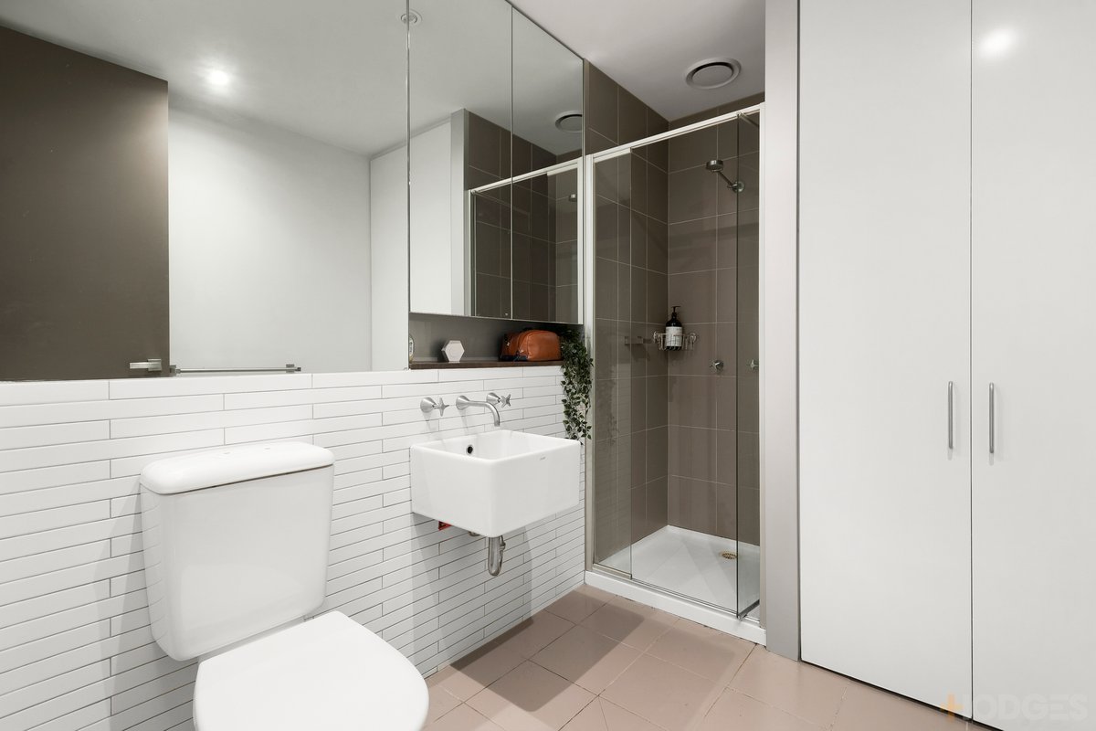 1 / 4 Victoria Street Windsor - Residential for sale