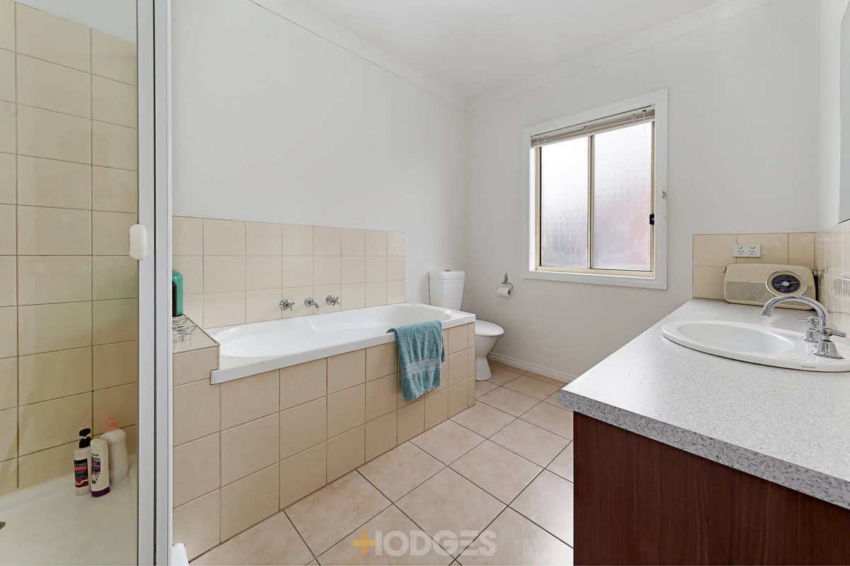 1 / 40 Carissa Circuit Werribee - Residential for sale