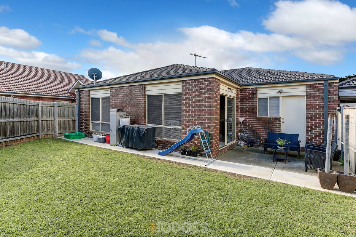 1 / 40 Carissa Circuit Werribee - Residential for sale