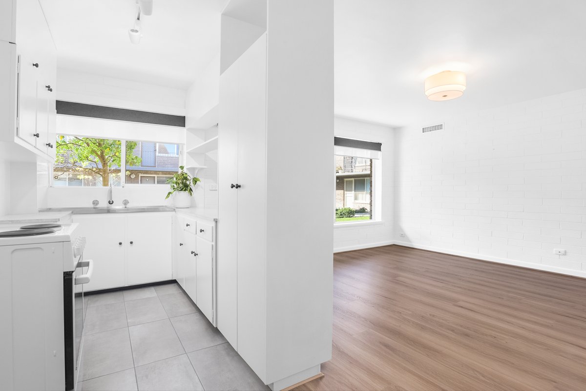 14 / 2 Salmon Street Mentone - Residential for lease