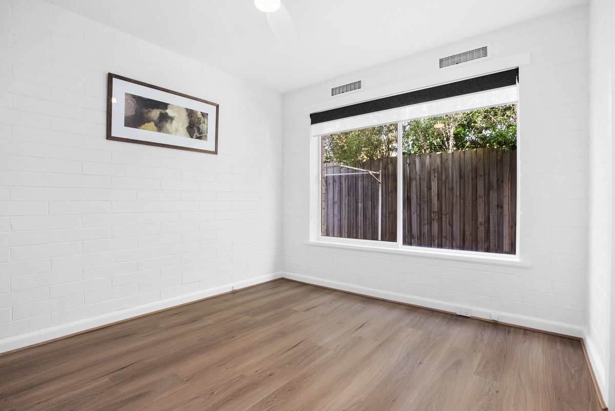 14 / 2 Salmon Street Mentone - Residential for lease