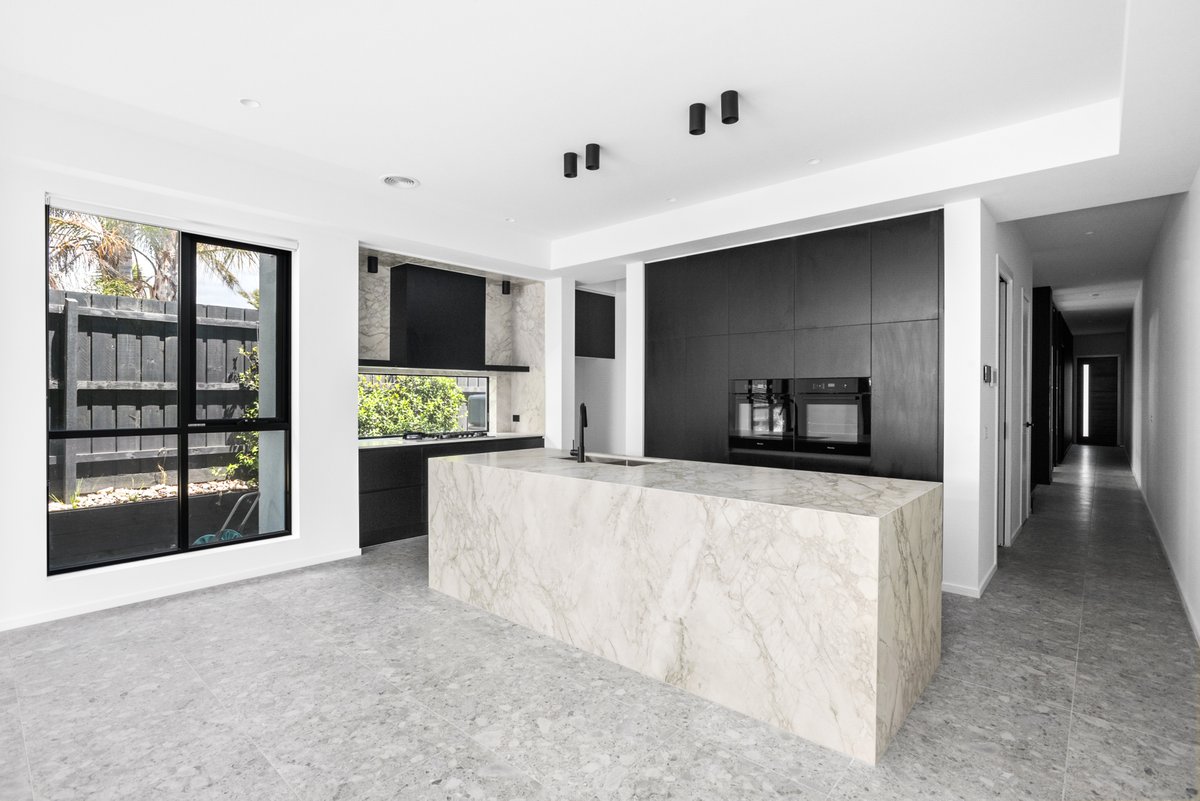 143A Nepean Highway Seaford - Residential for lease