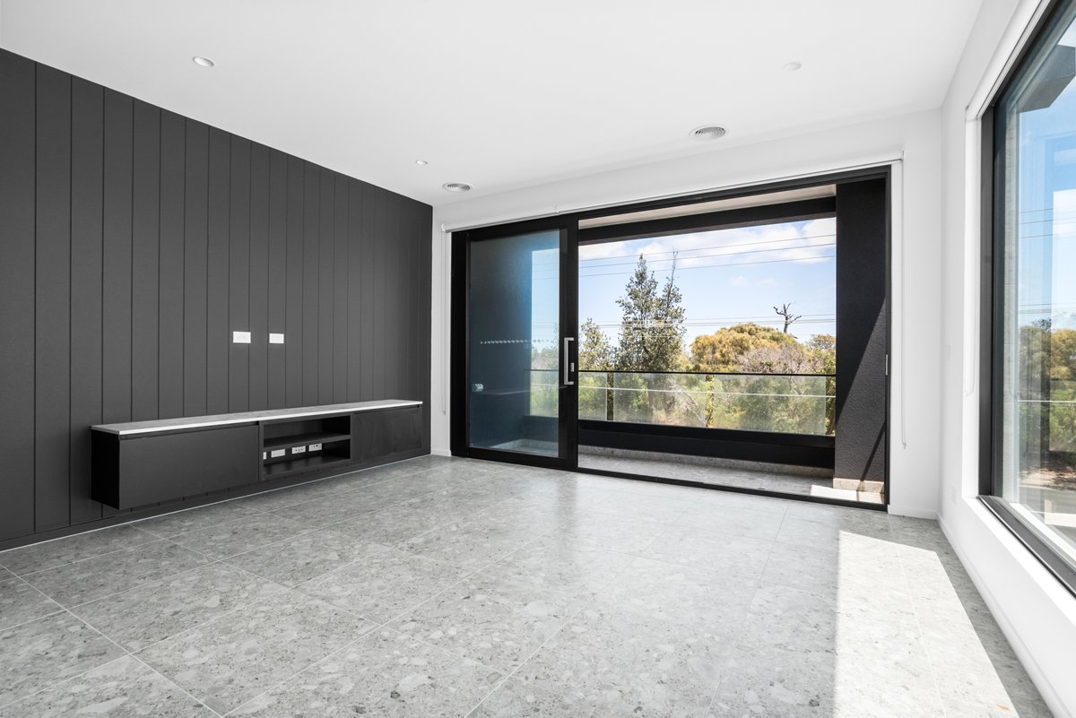 143A Nepean Highway Seaford - Residential for lease
