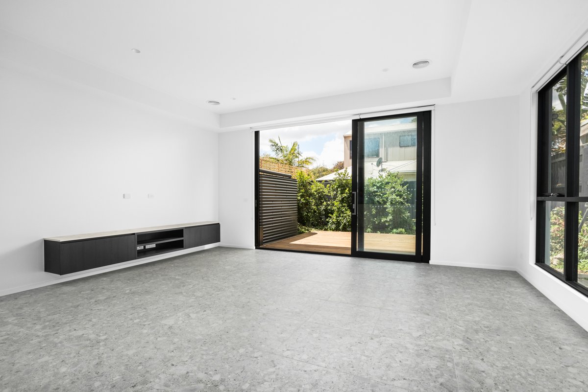 143A Nepean Highway Seaford - Residential for lease