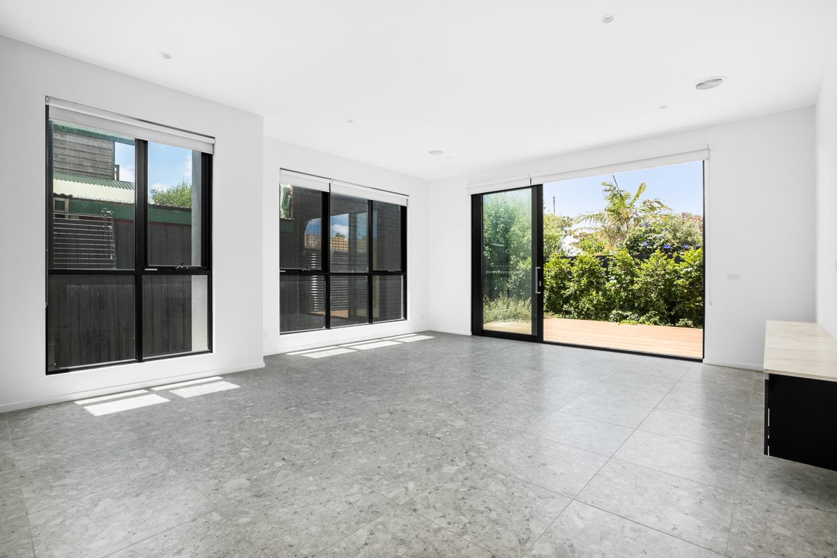 143A Nepean Highway Seaford - Residential for lease