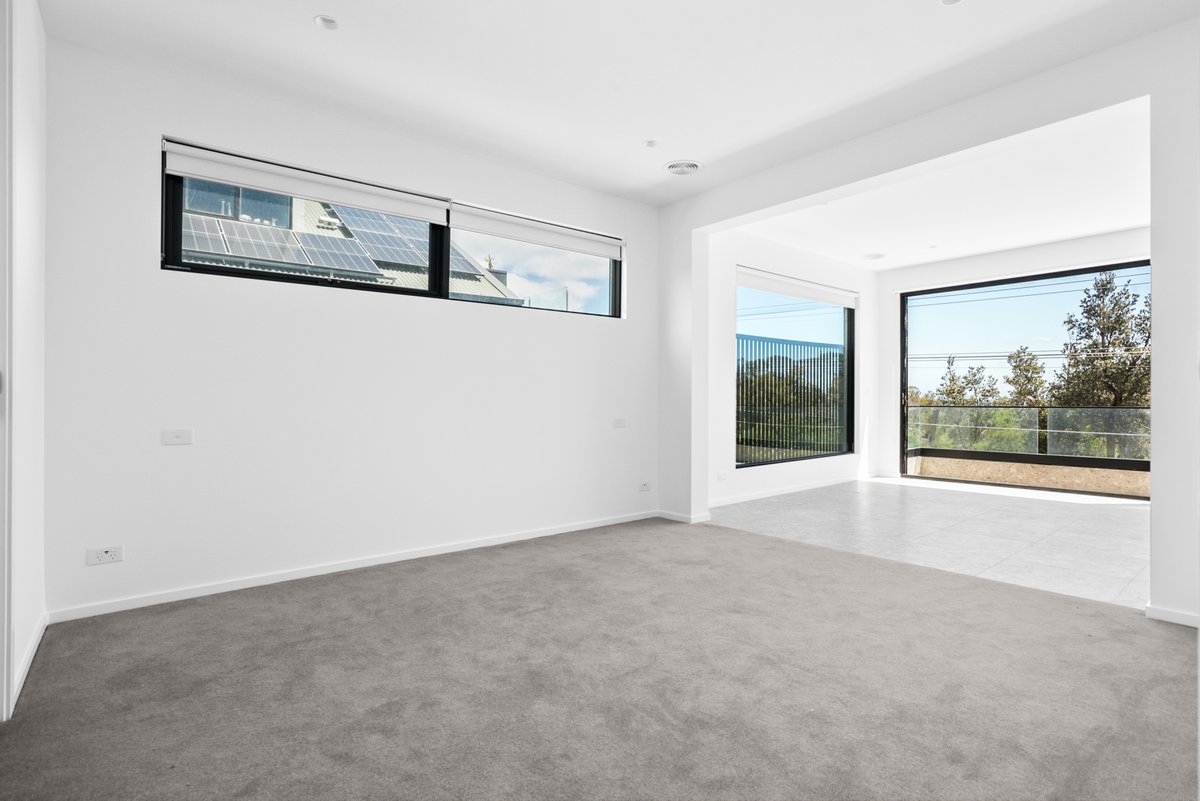 143A Nepean Highway Seaford - Residential for lease