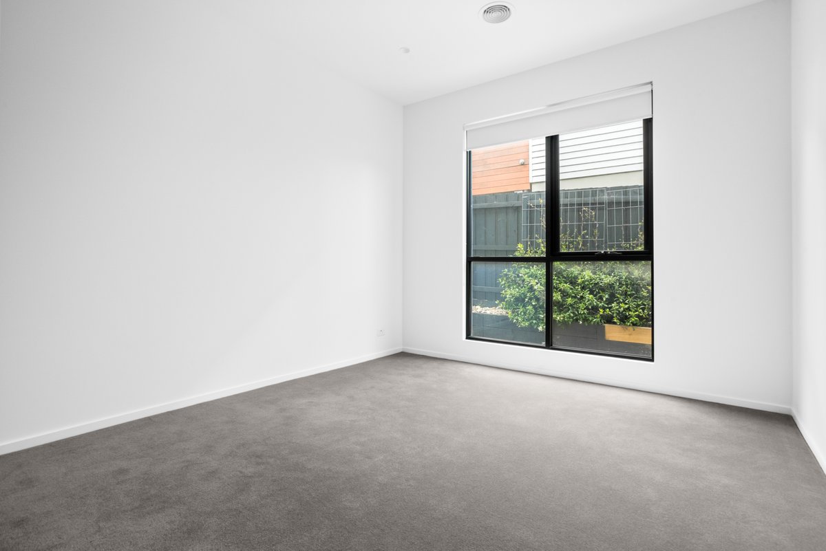 143A Nepean Highway Seaford - Residential for lease
