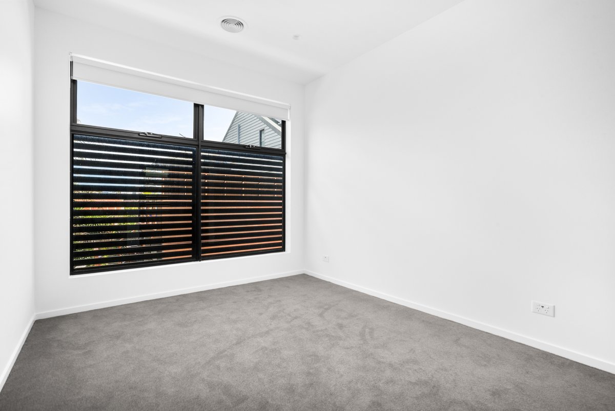 143A Nepean Highway Seaford - Residential for lease