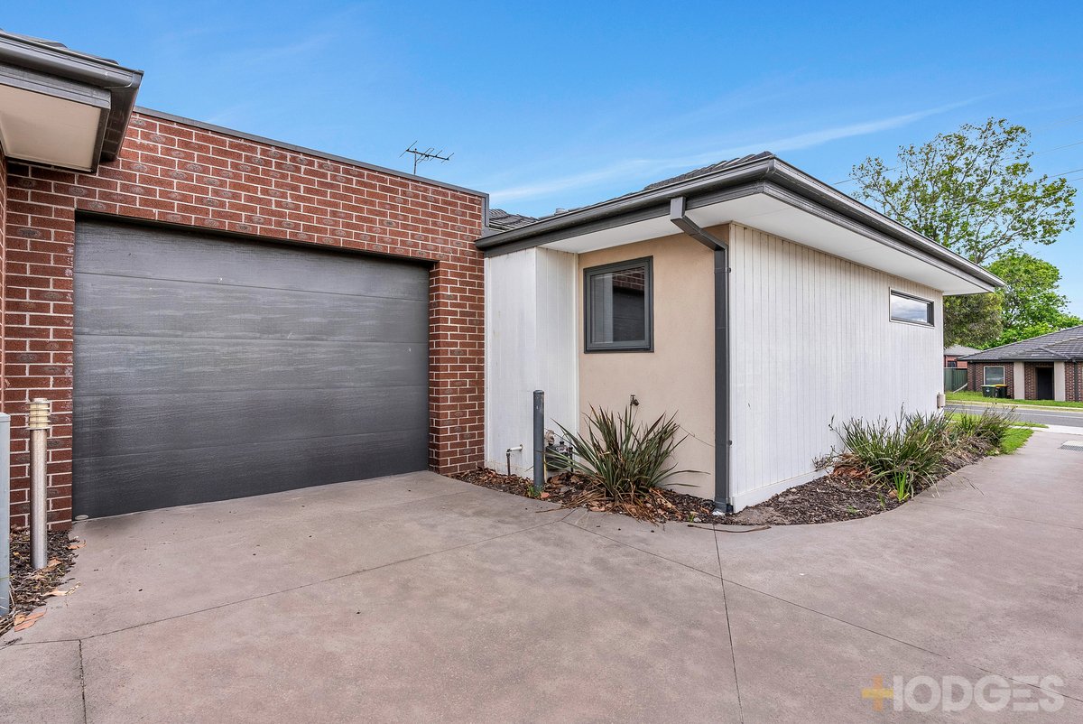 1 / 44 William Road Carrum Downs - Residential for sale