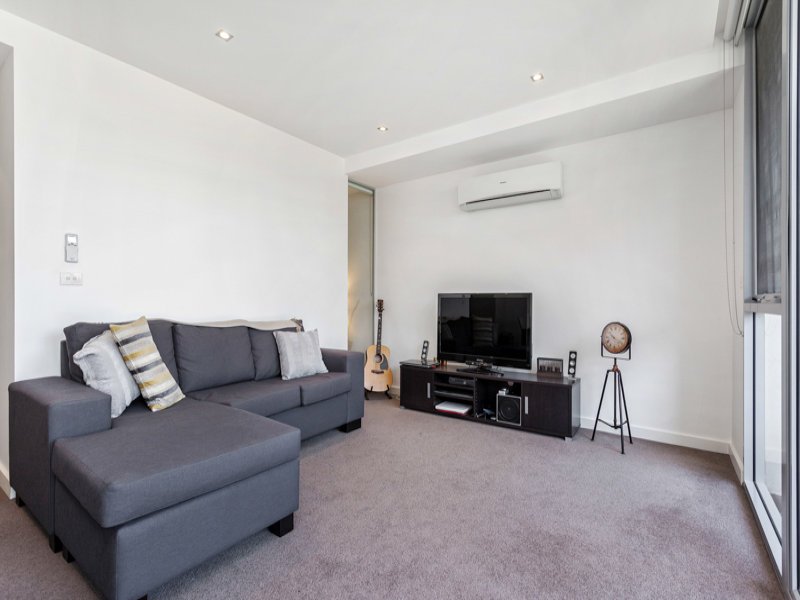 1 / 46 Eucalyptus Drive MAIDSTONE - Residential for sale
