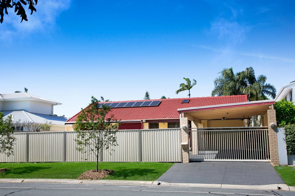 15 Anthony Drive, BURLEIGH WATERS QLD 4220