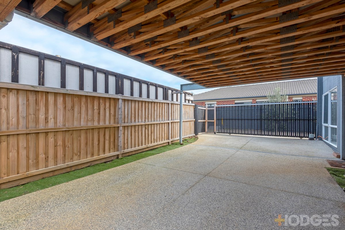 1 / 5 Arlia Mews Ocean Grove - Residential for sale