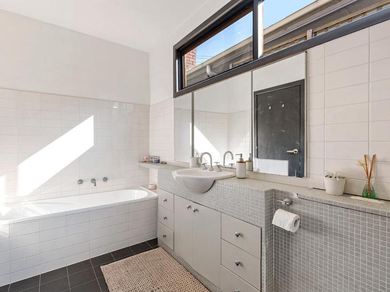 15 Bellairs Avenue SEDDON - Residential for sale
