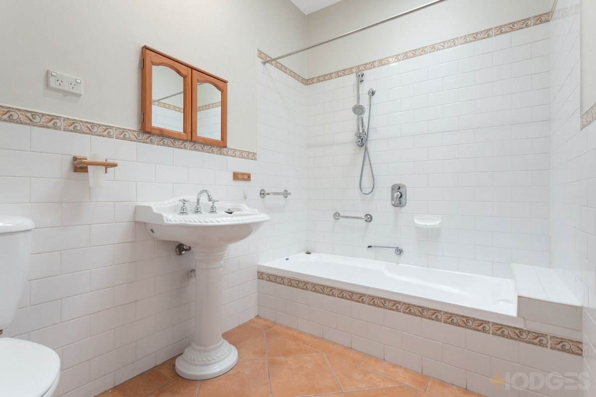 15 Bessie Street Bentleigh East - Residential for sale