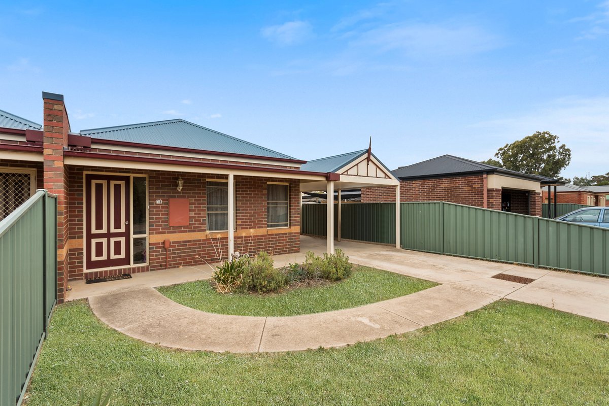 15 Chantelle Court, KANGAROO FLAT VIC 3555