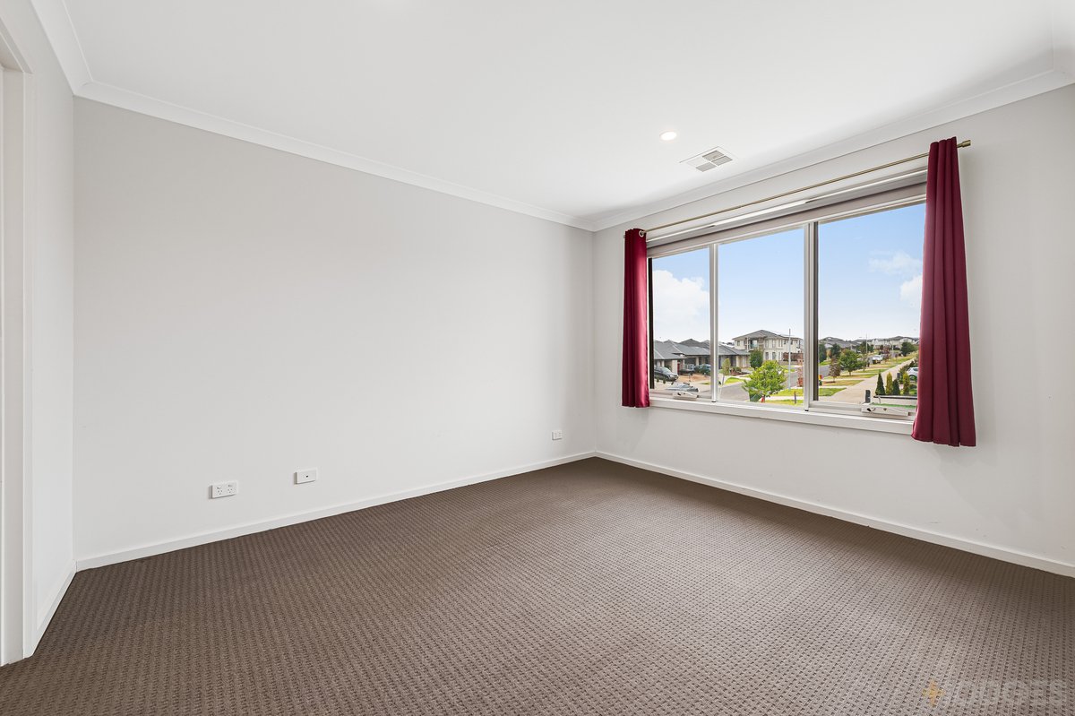 15 Gillespie Avenue Werribee - Residential for sale