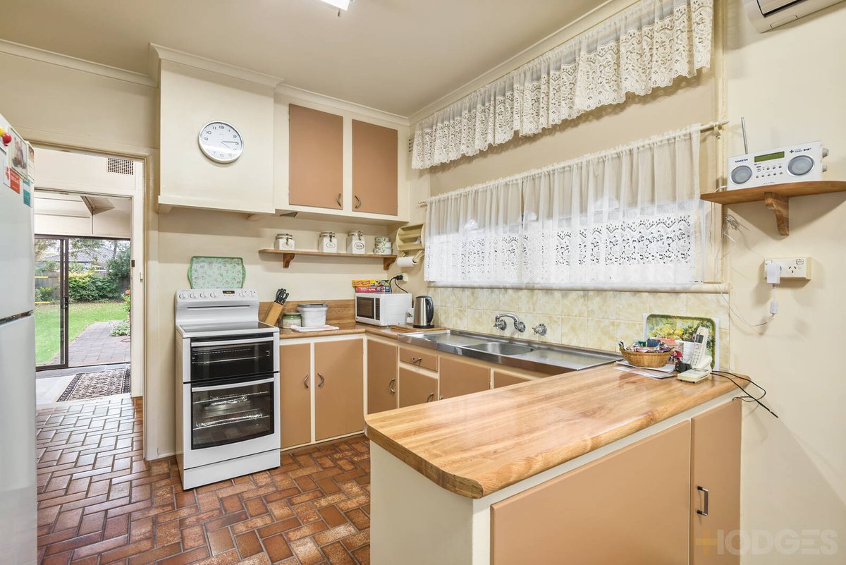 15 Ivan Avenue Edithvale - Residential for sale