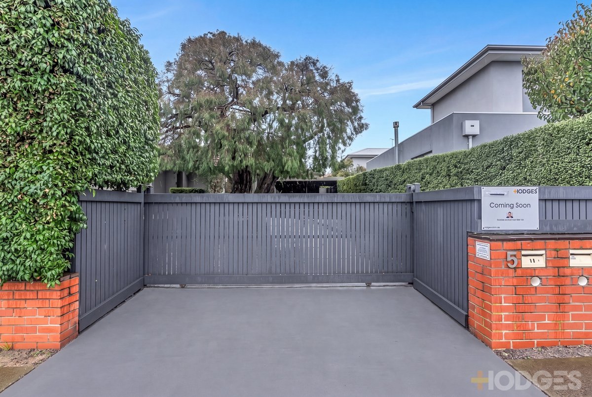 1 / 5 Lower Dandenong Road Mentone - Residential for sale