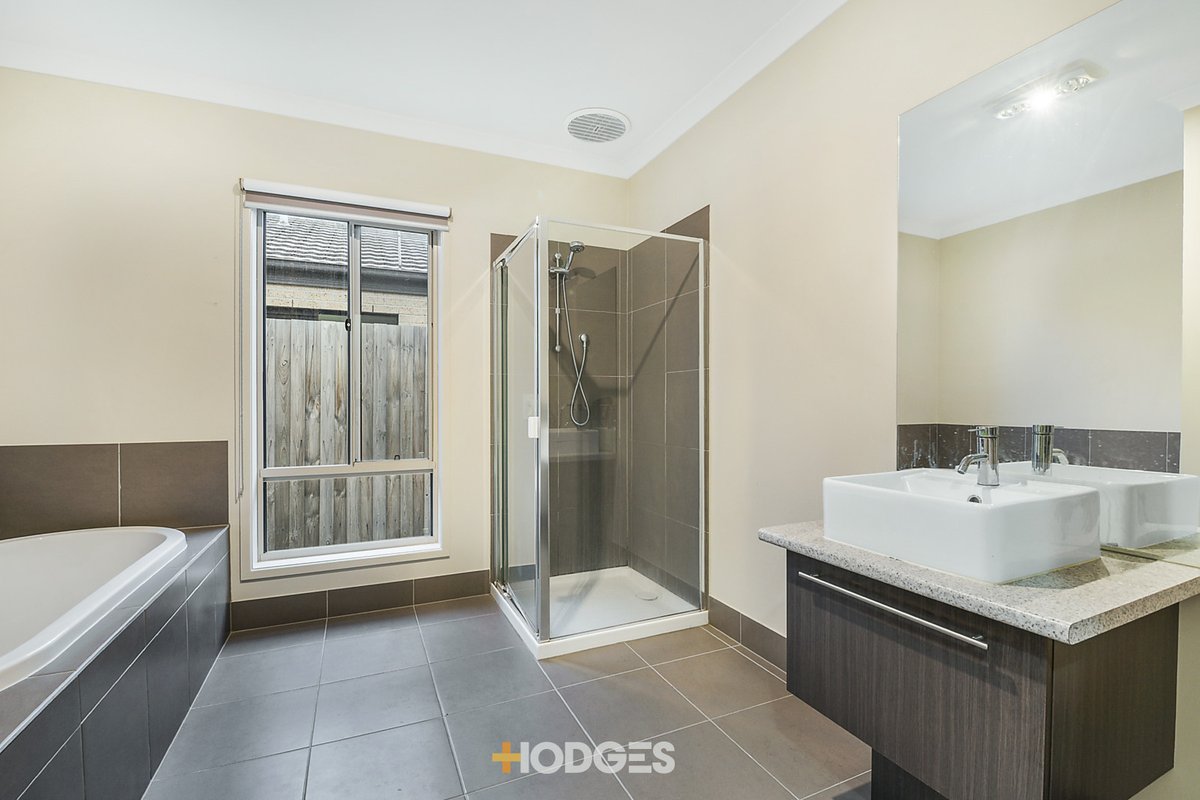 15 Parklink Drive Cranbourne East - Residential for sale