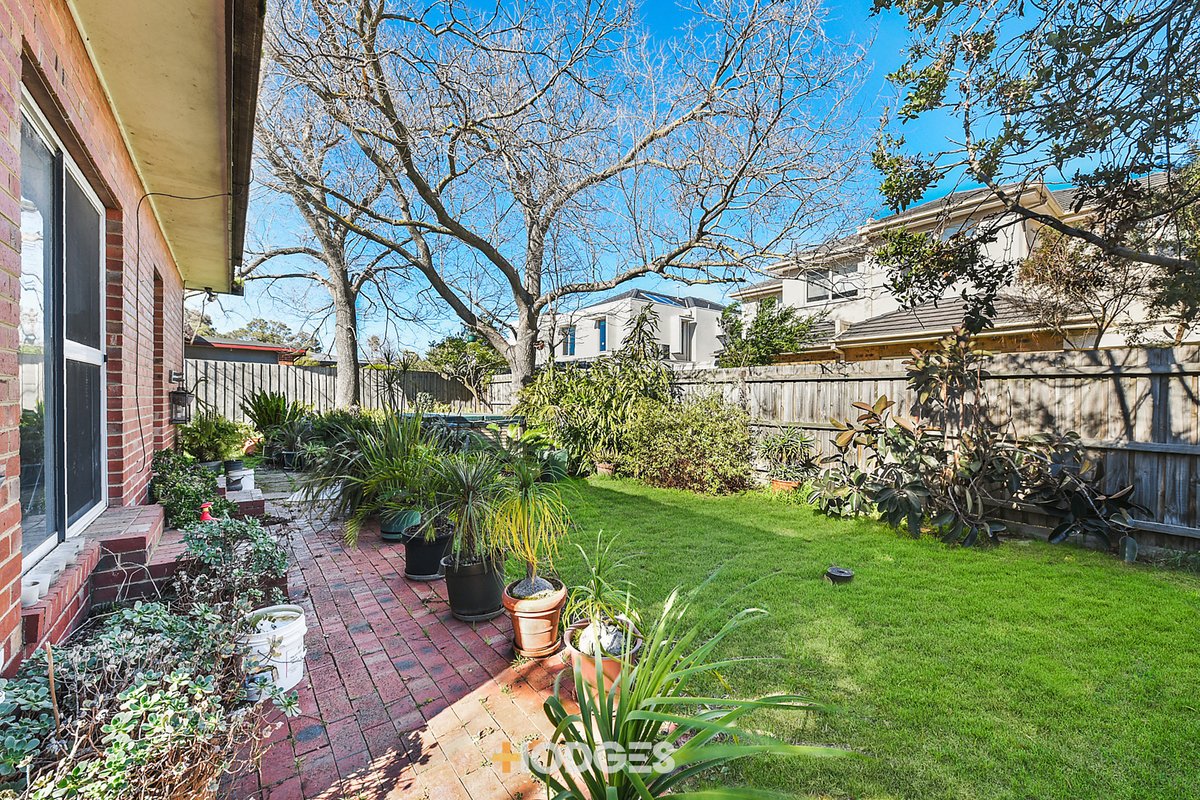 15 Roselyn Crescent Bentleigh East - Residential for sale