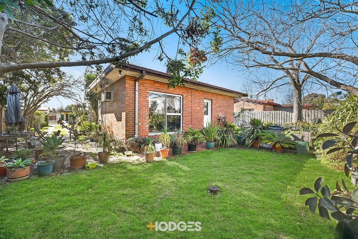 15 Roselyn Crescent Bentleigh East - Residential for sale
