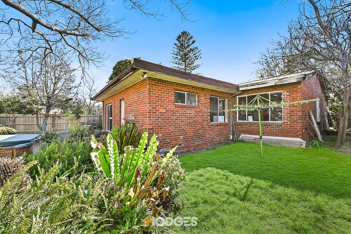 15 Roselyn Crescent Bentleigh East - Residential for sale