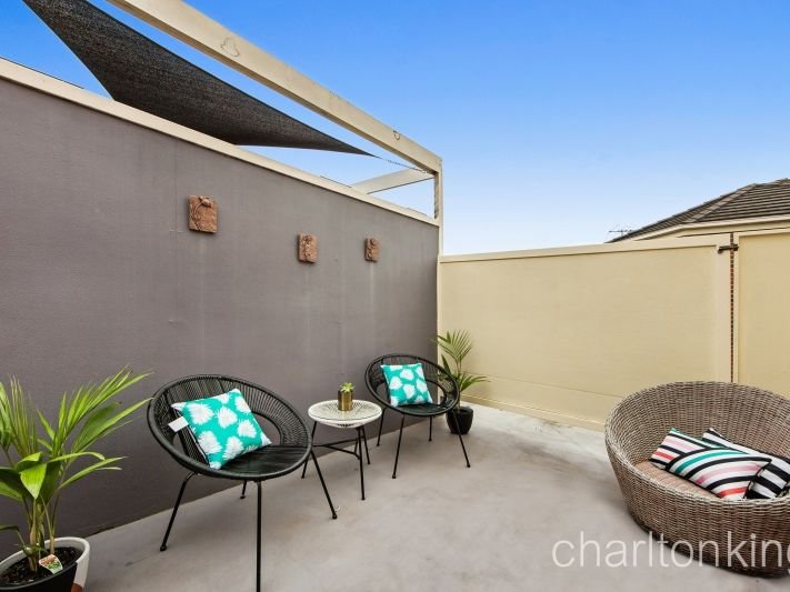 1 / 5 Walker Avenue HAMPTON - Residential for sale