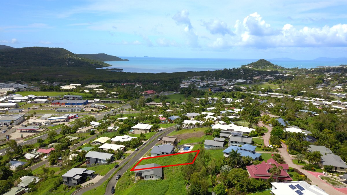 15 Whitehaven Crescent, CANNONVALE QLD 4802