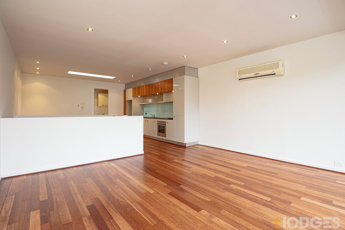 15 / 14 Macquarie Street PRAHRAN - Residential for lease