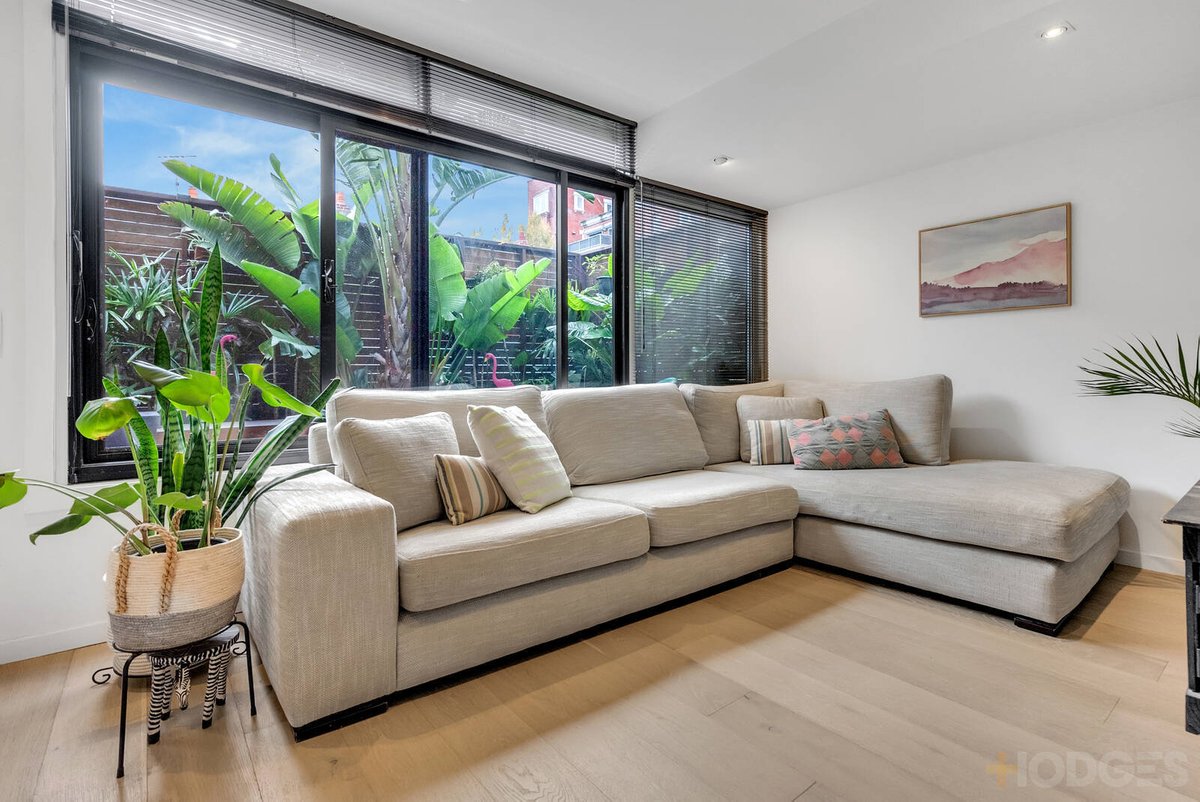 1 / 52 Fitzroy Street St Kilda - Residential for sale