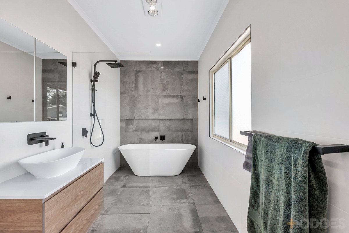 1 / 57 Teddington Road Hampton - Residential for sale
