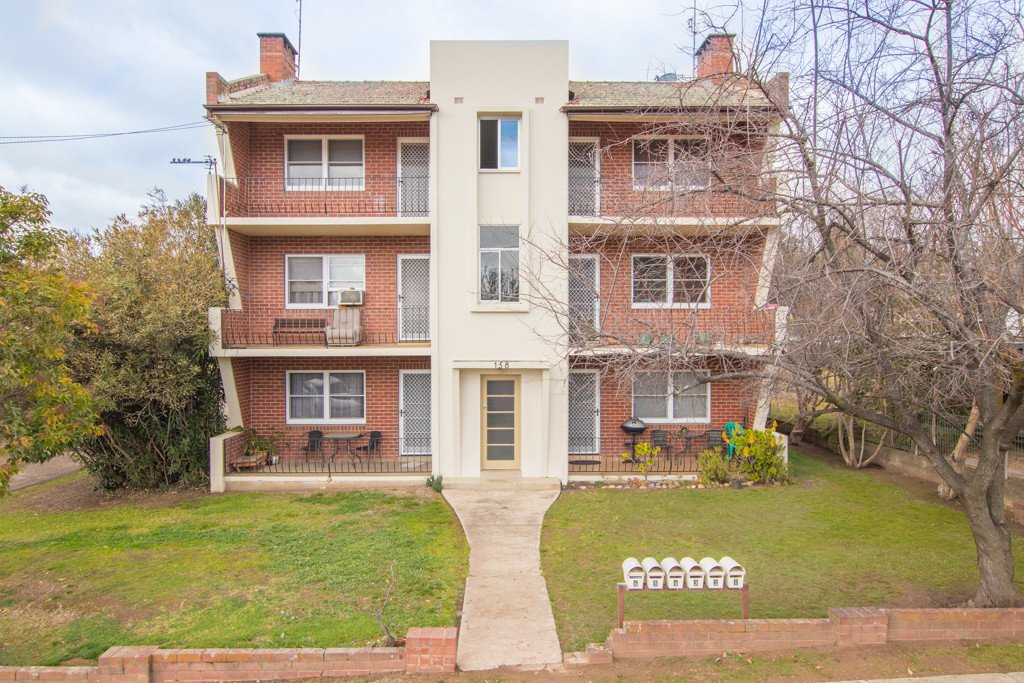 158 Wynyard Street, TUMUT NSW 2720