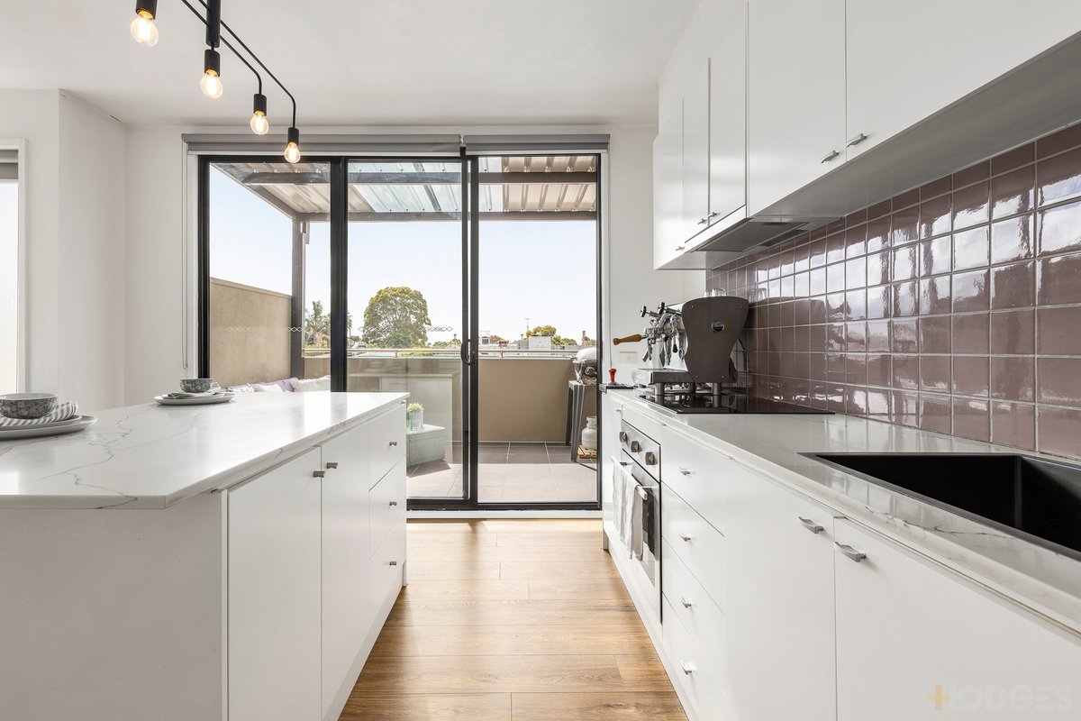 15 / 95 Highett Road Hampton - Residential for sale