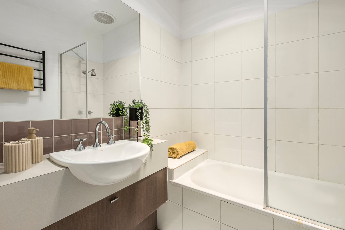15 / 95 Highett Road Hampton - Residential for sale